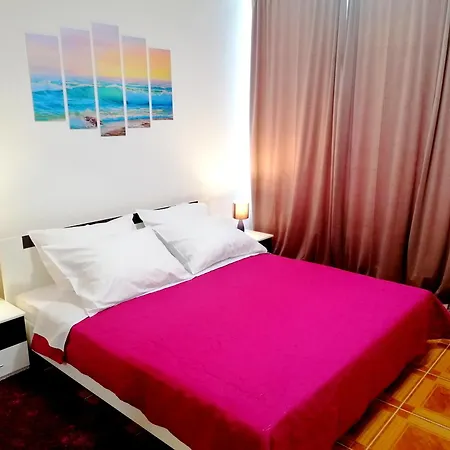 Tri Kralja - Three Kings Apartments In The Center With Private Parking Imotski Exterior photo